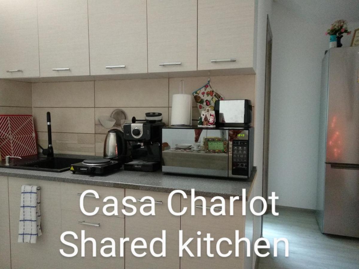 Appartamento Casa Charlot Braşov Esterno foto