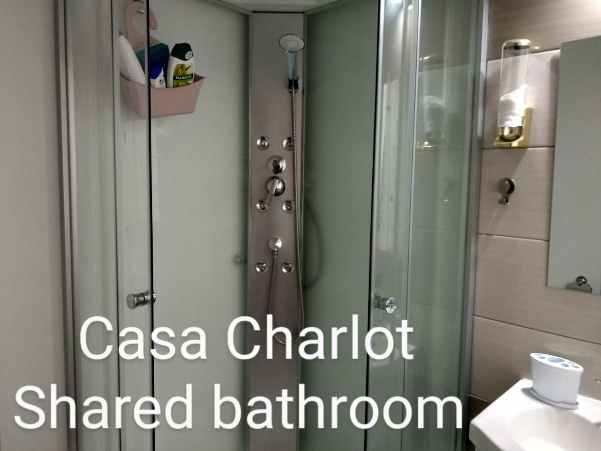Appartamento Casa Charlot Braşov Esterno foto