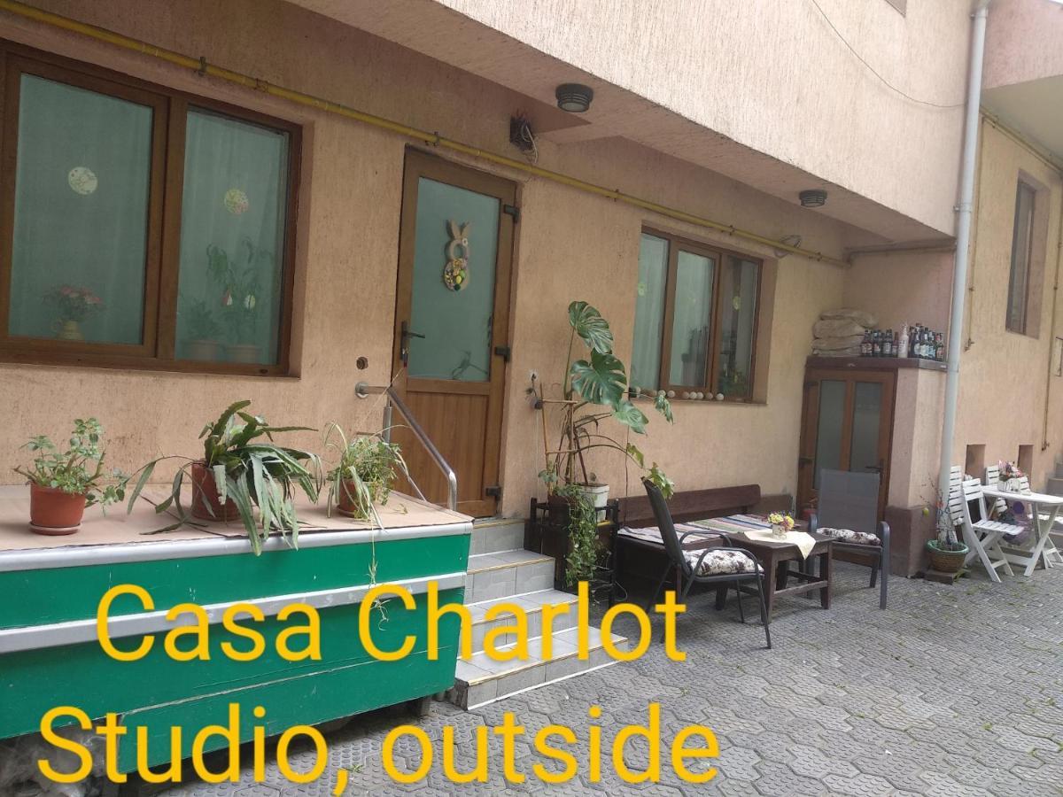 Appartamento Casa Charlot Braşov Esterno foto