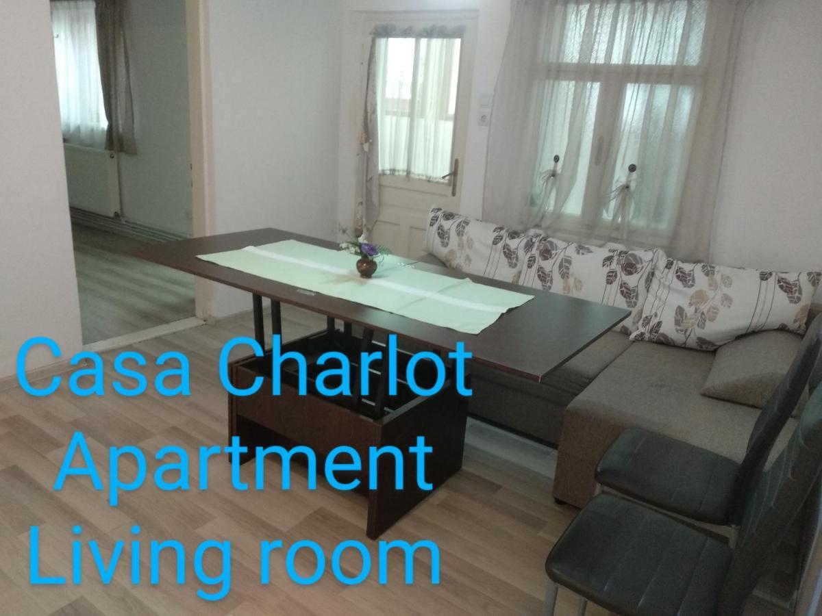 Appartamento Casa Charlot Braşov Esterno foto