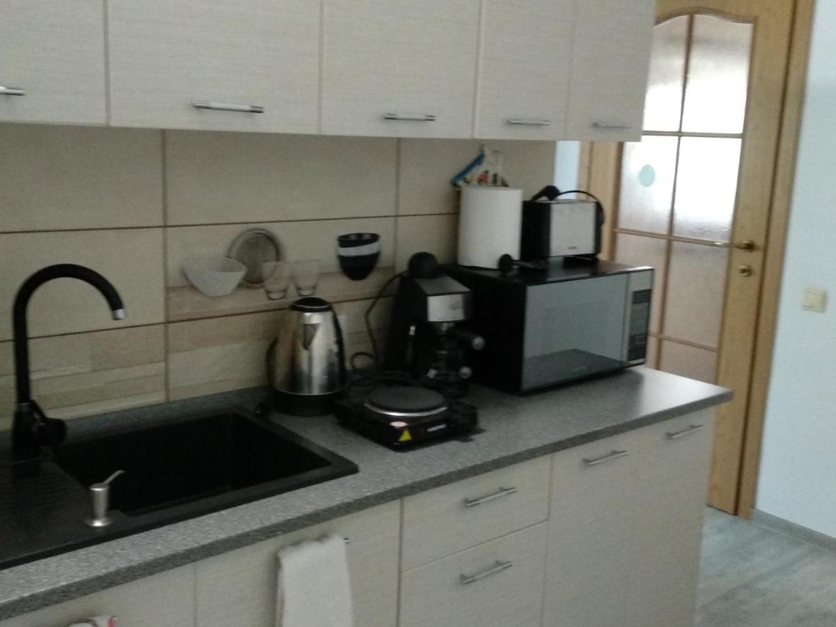 Appartamento Casa Charlot Braşov Esterno foto